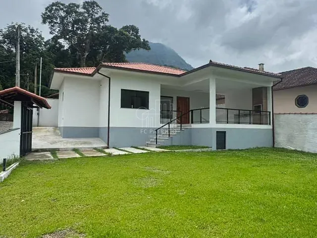 Casa com 435m² 3 quartos e 2 banheiros, à venda, no bairro Caneca Fina em Guapimirim