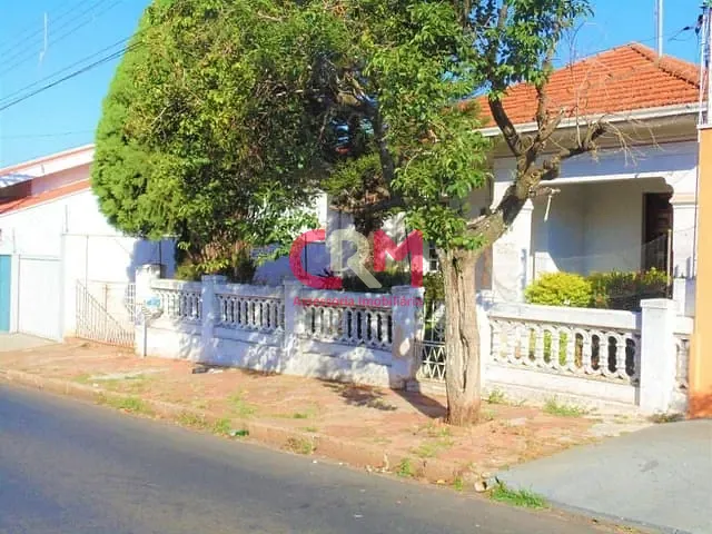 Casa com 595m² 4 quartos e 2 banheiros, à venda, no bairro Centro em Taquaritinga