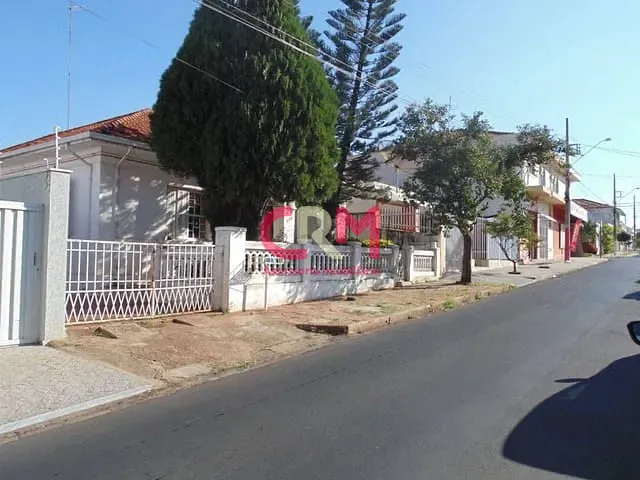 Casa com 595m² 4 quartos e 2 banheiros, à venda, no bairro Centro em Taquaritinga