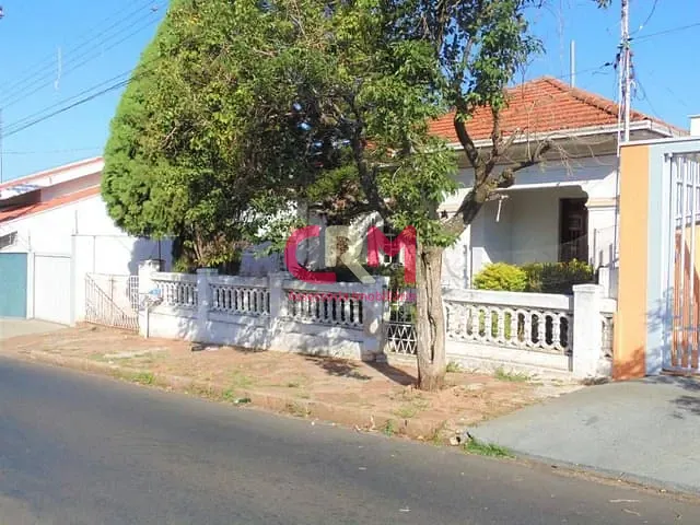 Casa com 595m² 4 quartos e 2 banheiros, à venda, no bairro Centro em Taquaritinga