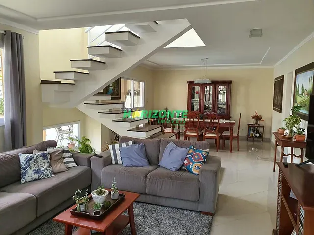 Casa com 306m² 4 quartos e 5 banheiros, à venda, no bairro Urbanova em São José dos Campos