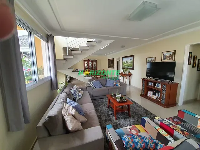 Casa com 306m² 4 quartos e 5 banheiros, à venda, no bairro Urbanova em São José dos Campos