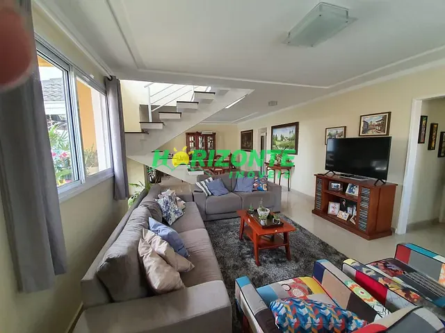 Casa com 306m² 4 quartos e 5 banheiros, à venda, no bairro Urbanova em São José dos Campos