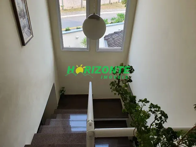 Casa com 306m² 4 quartos e 5 banheiros, à venda, no bairro Urbanova em São José dos Campos