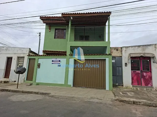 Casa 4 quartos e 2 banheiros, à venda, no bairro Alto Maron em Vitória da Conquista