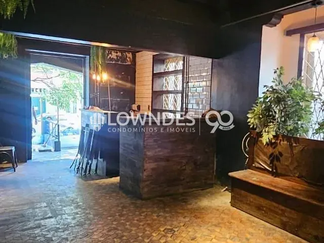 Casa com 180m², para alugar, no bairro Humaitá em Rio de Janeiro