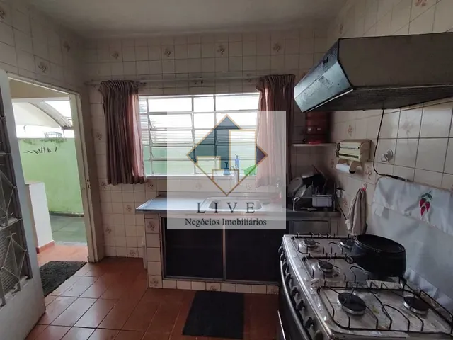Casa com 256m² 2 quartos e 1 banheiro, à venda, no bairro Vila Rossi Borghi e Siqueira em Campinas