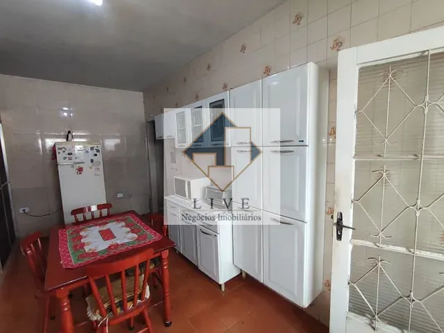 Casa com 256m² 2 quartos e 1 banheiro, à venda, no bairro Vila Rossi Borghi e Siqueira em Campinas