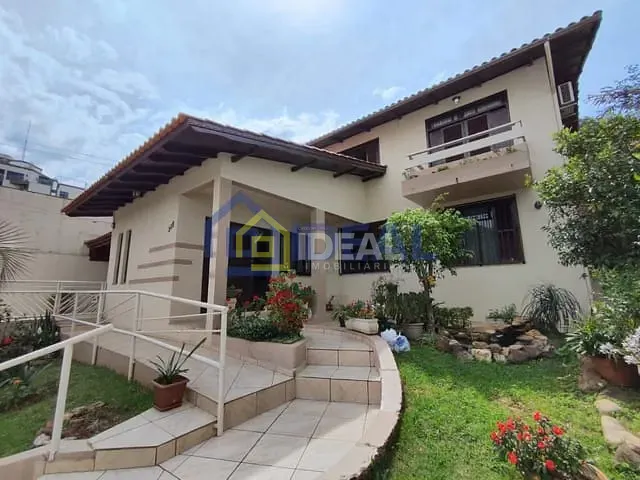 Casa com 227m² 4 quartos e 5 banheiros, à venda, no bairro Centro em Concórdia