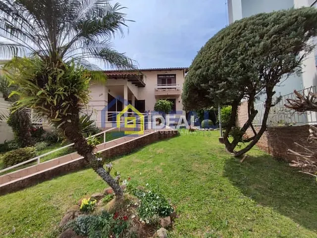 Casa com 227m² 4 quartos e 5 banheiros, à venda, no bairro Centro em Concórdia