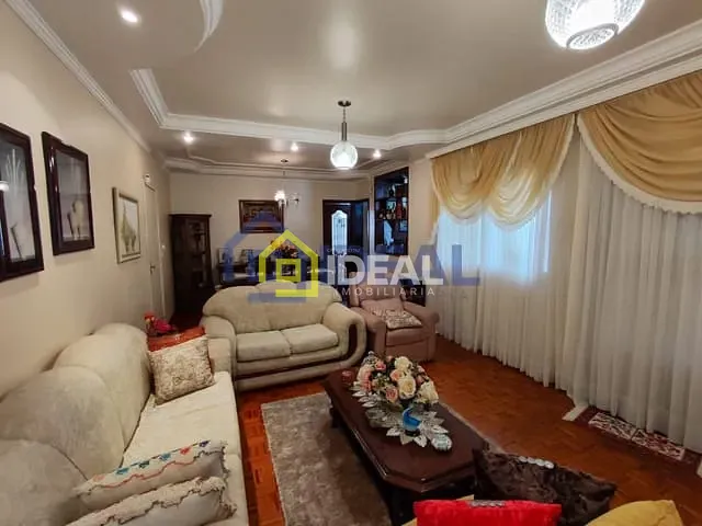 Casa com 227m² 4 quartos e 5 banheiros, à venda, no bairro Centro em Concórdia