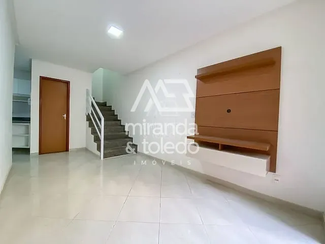 Casa com 79m² 2 quartos e 3 banheiros, à venda, no bairro Lagoa Funda em Guarapari