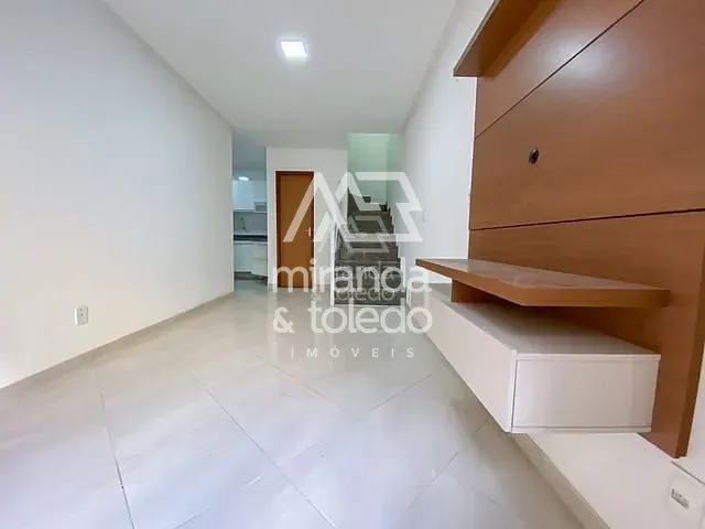 Casa com 79m² 2 quartos e 3 banheiros, à venda, no bairro Lagoa Funda em Guarapari