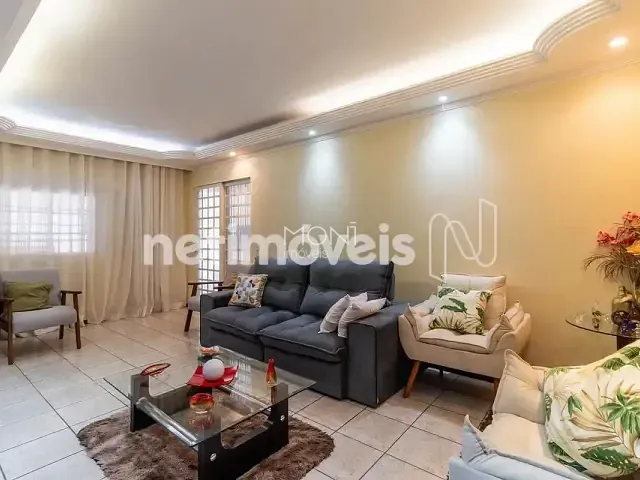 Casa 6 quartos e 5 banheiros, à venda, no bairro Guará II em Brasília