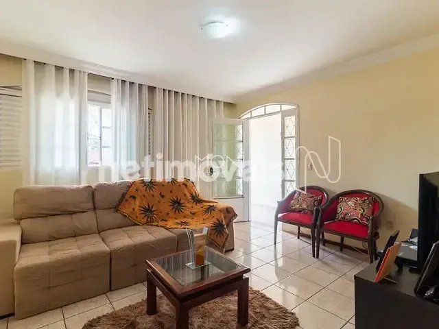 Casa 6 quartos e 5 banheiros, à venda, no bairro Guará II em Brasília