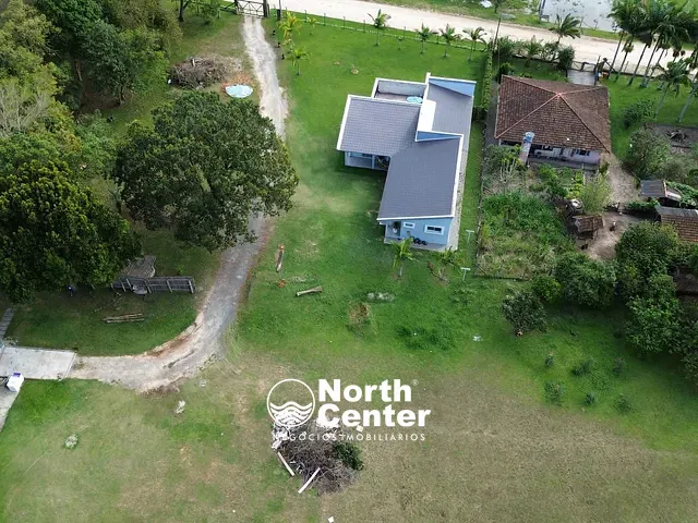 Casa com 8388m² 3 quartos e 3 banheiros, à venda, no bairro Pinheiros em Balneário Barra do Sul