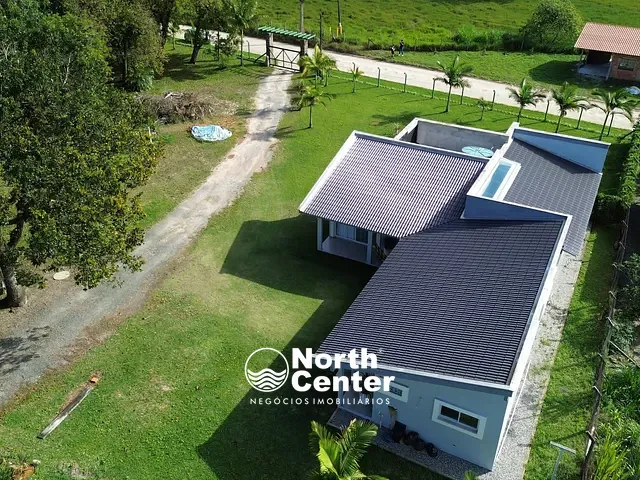 Casa com 8388m² 3 quartos e 3 banheiros, à venda, no bairro Pinheiros em Balneário Barra do Sul