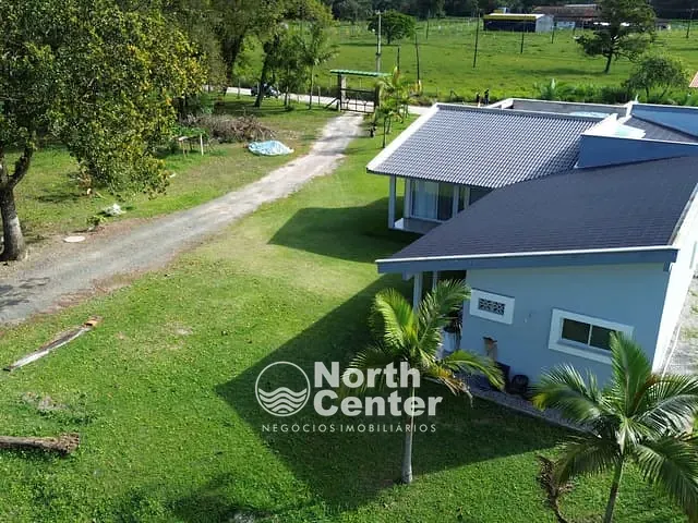 Casa com 8388m² 3 quartos e 3 banheiros, à venda, no bairro Pinheiros em Balneário Barra do Sul