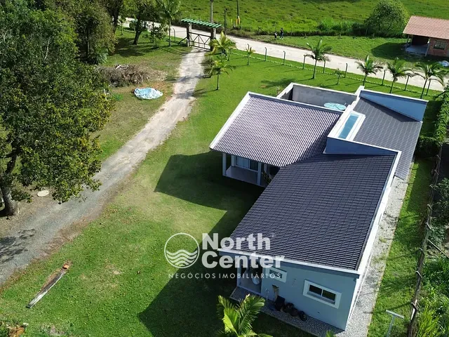Casa com 8388m² 3 quartos e 3 banheiros, à venda, no bairro Pinheiros em Balneário Barra do Sul