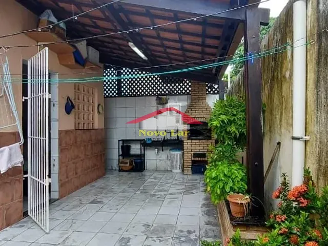 Casa com 236m² 4 quartos e 4 banheiros, à venda, no bairro Edson Queiroz em Fortaleza
