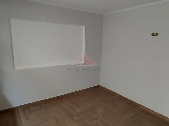 Casa com 250m² 3 quartos e 2 banheiros, para alugar, no bairro Vila Bocaina em Mauá
