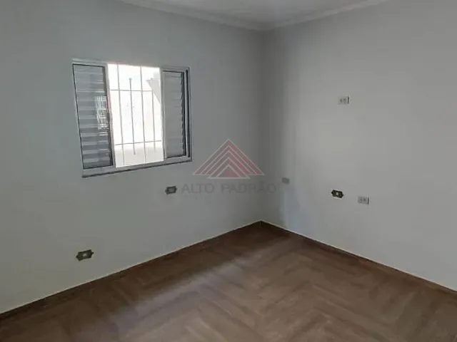 Casa com 250m² 3 quartos e 2 banheiros, para alugar, no bairro Vila Bocaina em Mauá