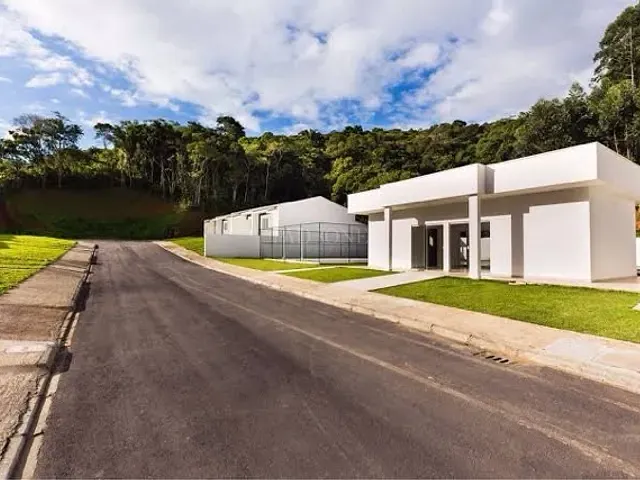 Casa 2 quartos e 2 banheiros, à venda, no bairro Rio Pequeno em Camboriú