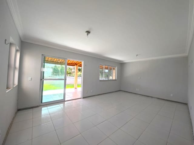 Casa com 400m² 3 quartos e 4 banheiros, para alugar, no bairro Icaraí em Caucaia