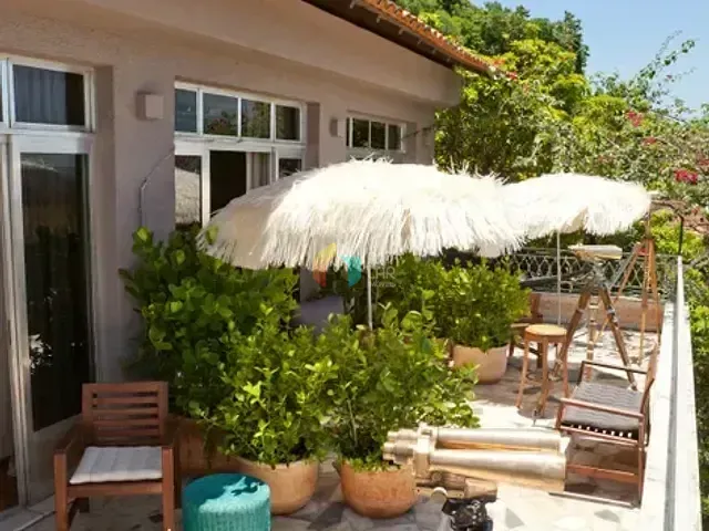 Casa com 639m² 6 quartos e 8 banheiros, à venda, no bairro Santa Teresa em Rio de Janeiro