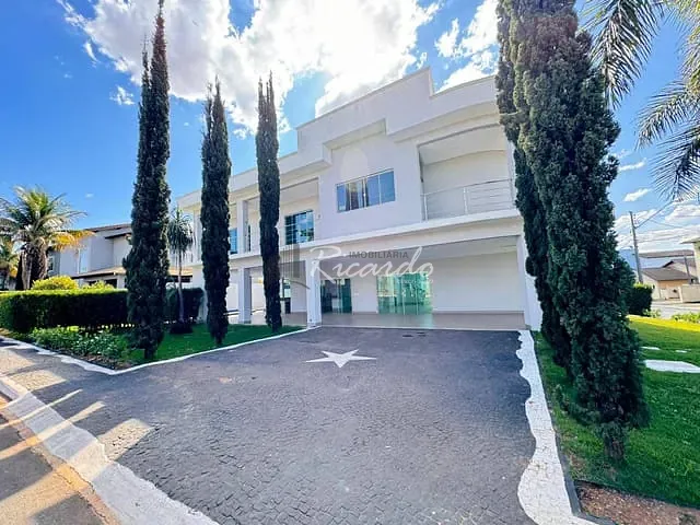 Casa com 616m² 5 quartos e 7 banheiros, à venda, no bairro Jardins Madri em Goiânia