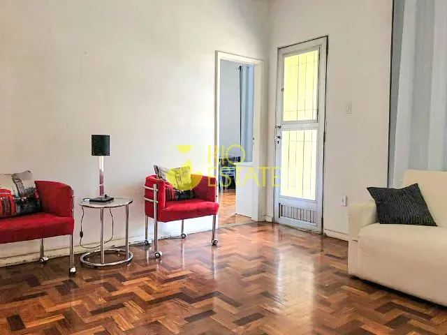 Casa com 420m² 4 quartos e 2 banheiros, à venda, no bairro Jardim Amália em Volta Redonda