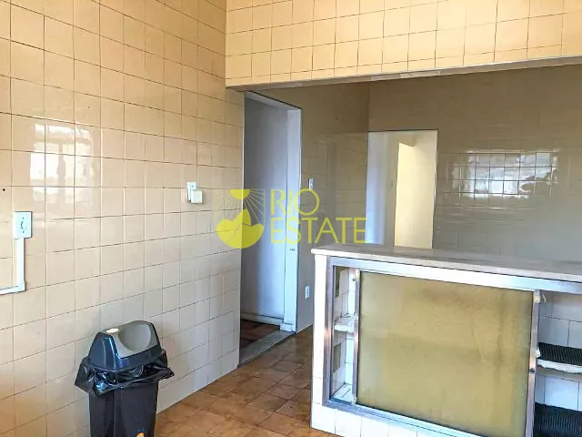 Casa com 420m² 4 quartos e 2 banheiros, à venda, no bairro Jardim Amália em Volta Redonda