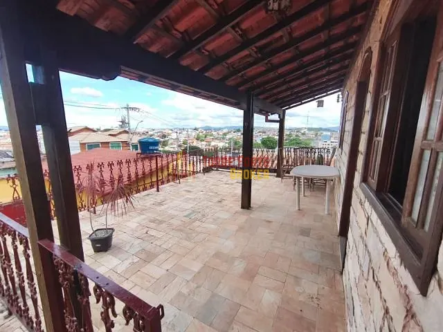 Casa 2 quartos e 3 banheiros, à venda, no bairro Pedra Azul em Contagem