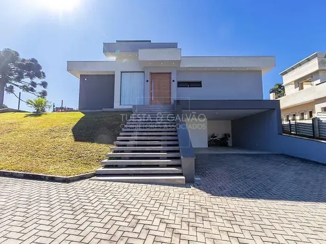 Casa com 310m² 3 quartos e 2 banheiros, à venda, no bairro Vila Fuck em Piraquara