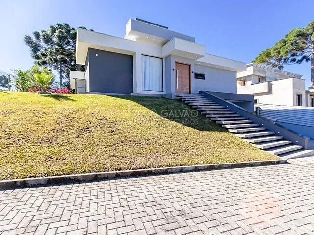 Casa com 310m² 3 quartos e 2 banheiros, à venda, no bairro Vila Fuck em Piraquara
