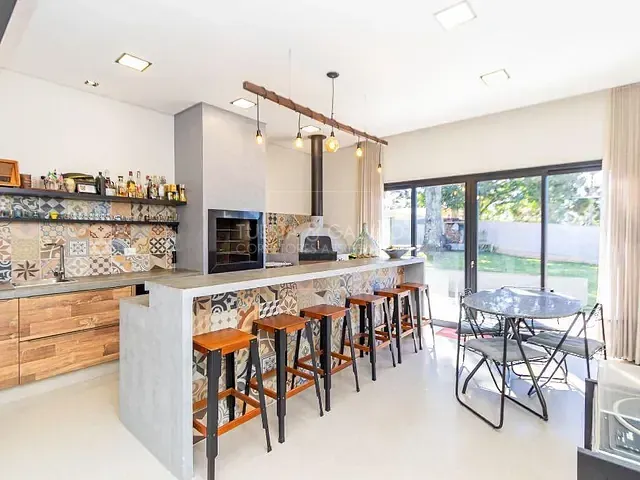 Casa com 310m² 3 quartos e 2 banheiros, à venda, no bairro Vila Fuck em Piraquara