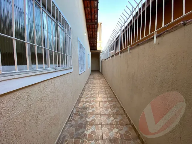 Casa com 250m² 5 quartos e 2 banheiros, à venda ou para alugar, no bairro Real em Praia Grande