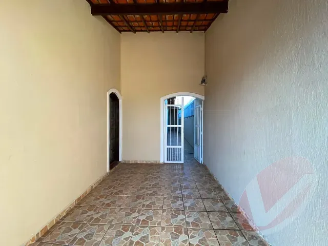 Casa com 250m² 5 quartos e 2 banheiros, à venda ou para alugar, no bairro Real em Praia Grande