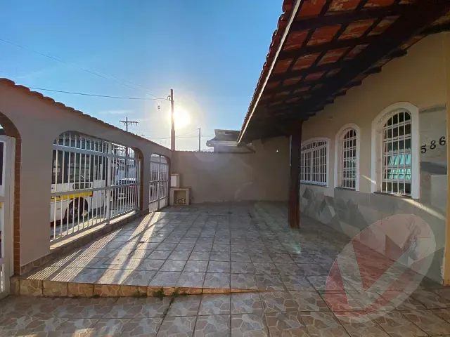 Casa com 250m² 5 quartos e 2 banheiros, à venda ou para alugar, no bairro Real em Praia Grande