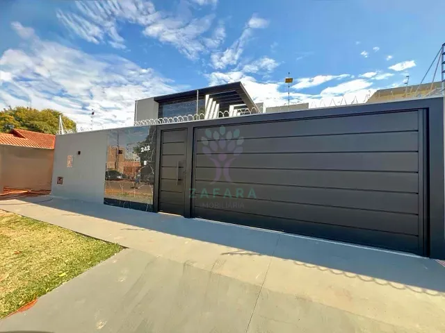 Casa com 360m² 3 quartos e 3 banheiros, à venda, no bairro Pioneiros em Campo Grande