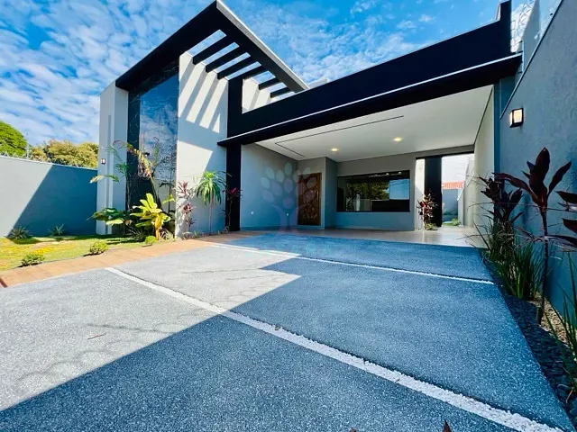 Casa com 360m² 3 quartos e 3 banheiros, à venda, no bairro Pioneiros em Campo Grande