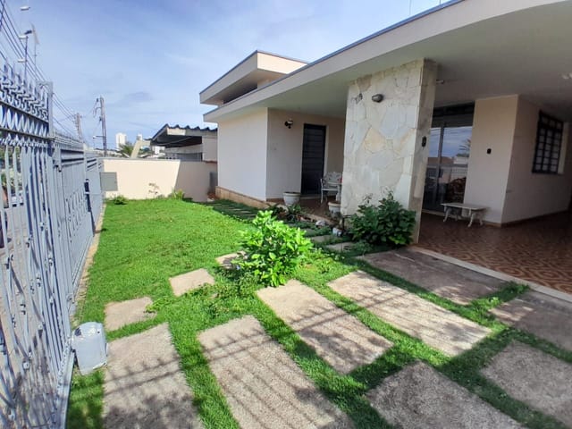 Foto do Casa - Casa com 3 dormitórios para alugar residencial ou comercial, 263 m² por R$ 5.680/mês - Jardim Satélite - São João da Boa Vista/SP | Zeladoria Imóveis & Condomínios