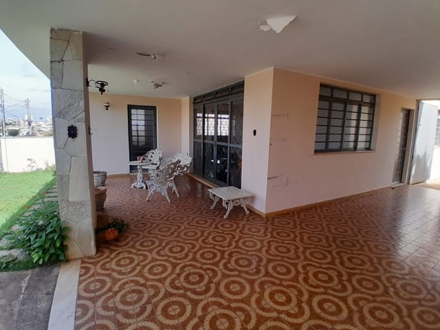 Casa com 490m² 3 quartos e 5 banheiros, para alugar, no bairro Jardim Satelite em São João da Boa Vista