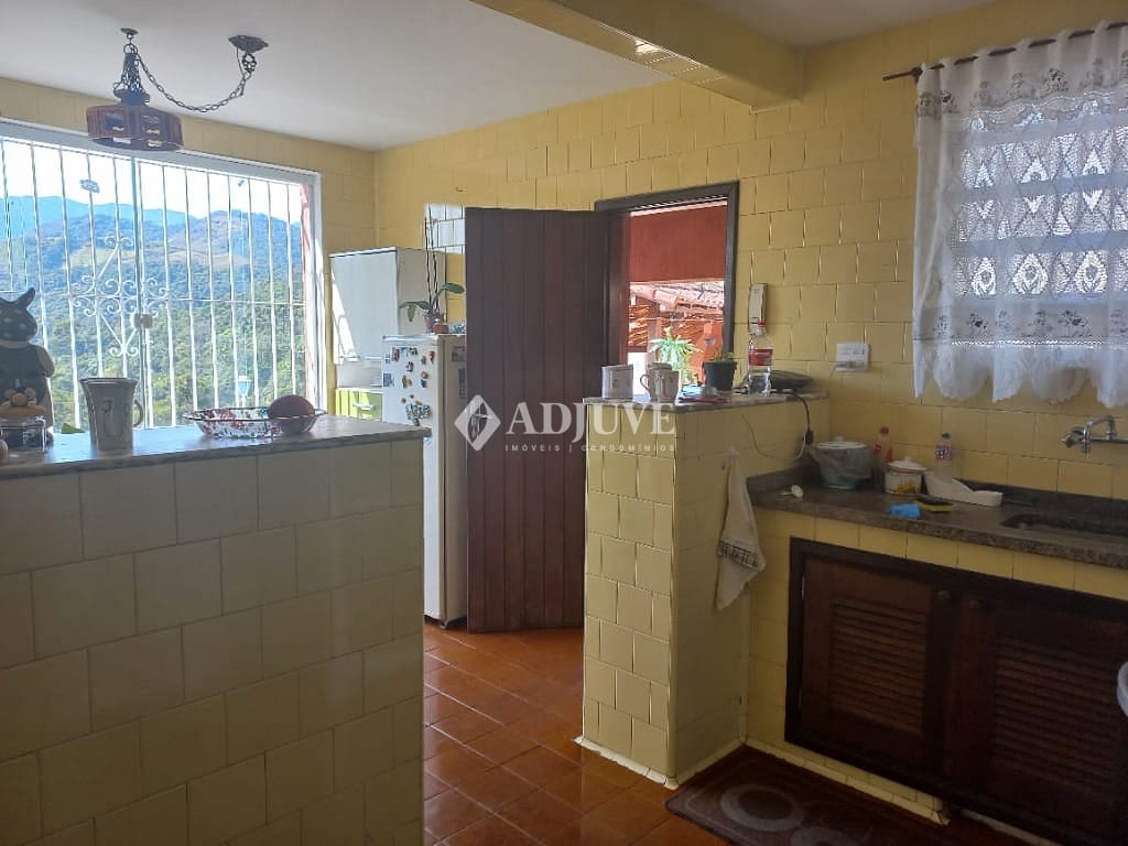 Casa à venda com 4 quartos, 148m² - Foto 9