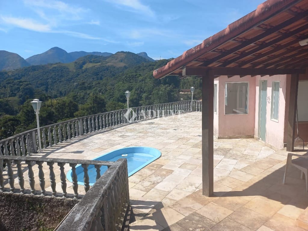 Casa à venda com 4 quartos, 148m² - Foto 3