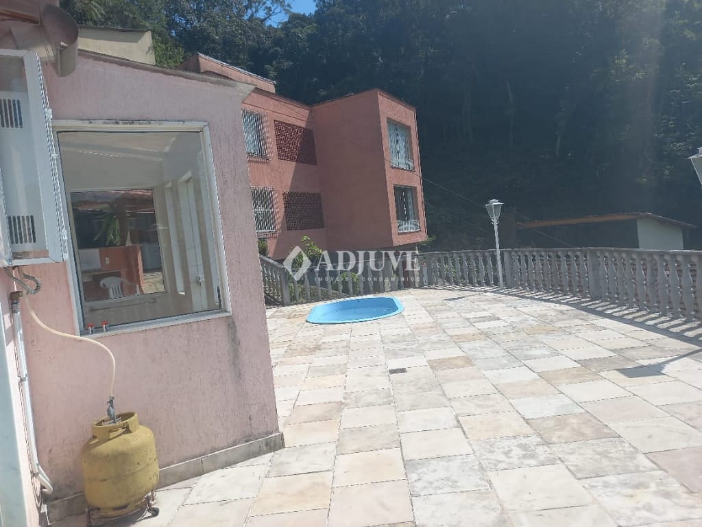 Casa à venda com 4 quartos, 148m² - Foto 18