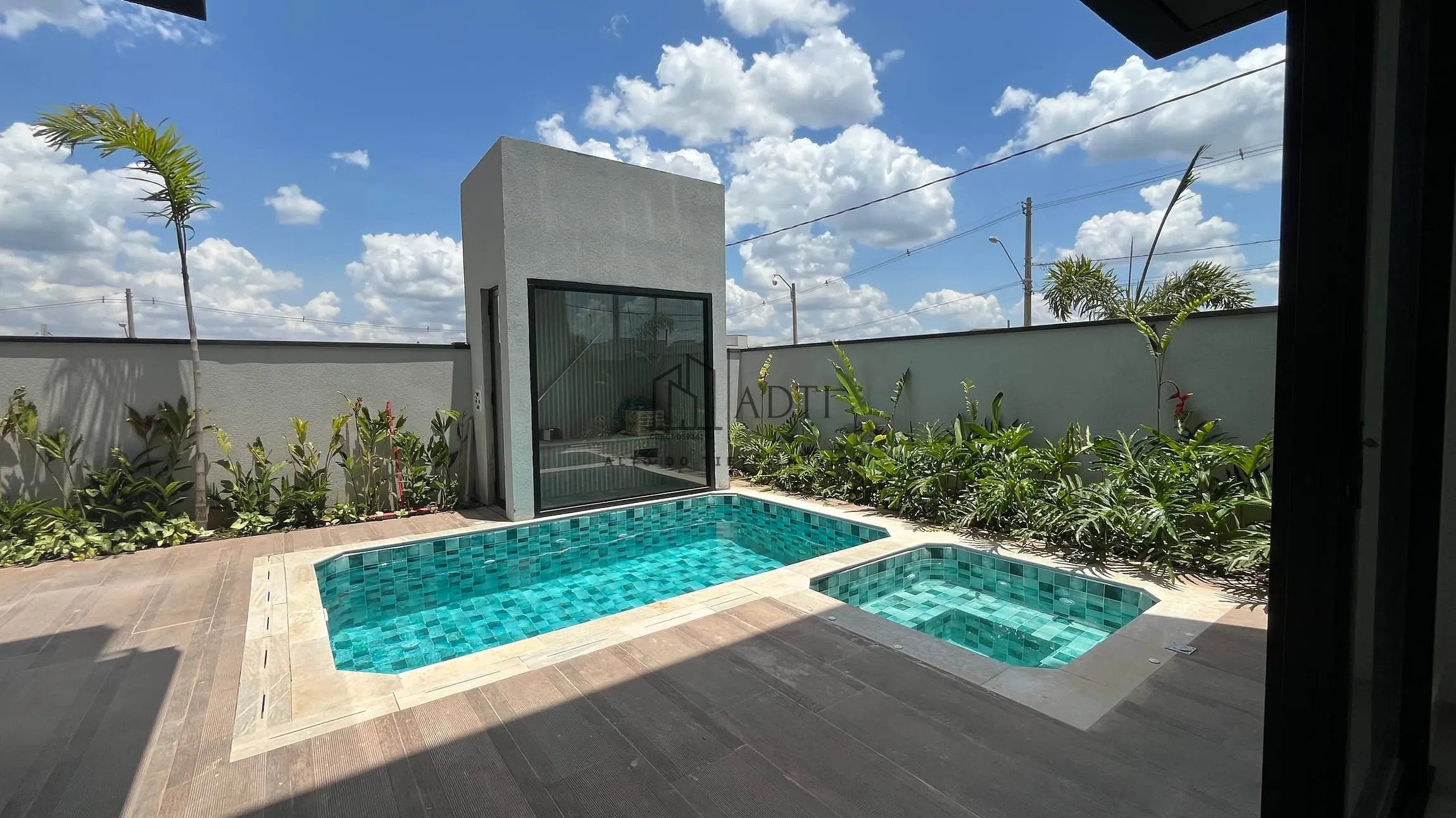 Casa, 4 quartos, 278 m² - Foto 1