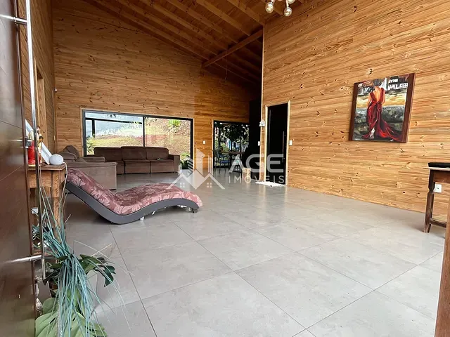 Casa 4 quartos e 2 banheiros, à venda, no bairro DAL MOLIN em Erechim