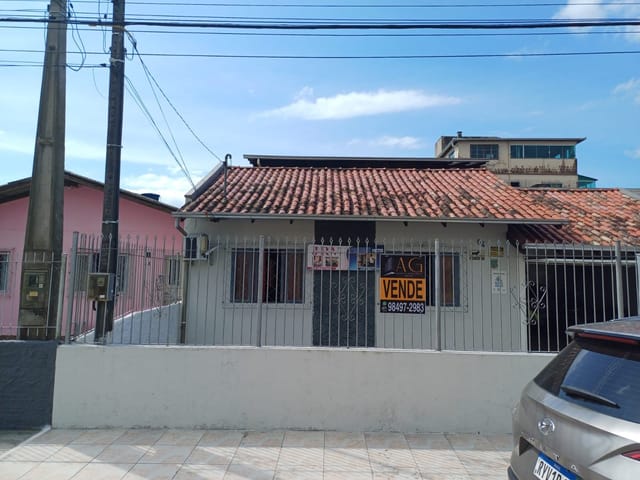 Casa 2 quartos e 1 banheiro, à venda, no bairro São Vicente em Itajaí