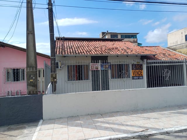 Casa 2 quartos e 1 banheiro, à venda, no bairro São Vicente em Itajaí